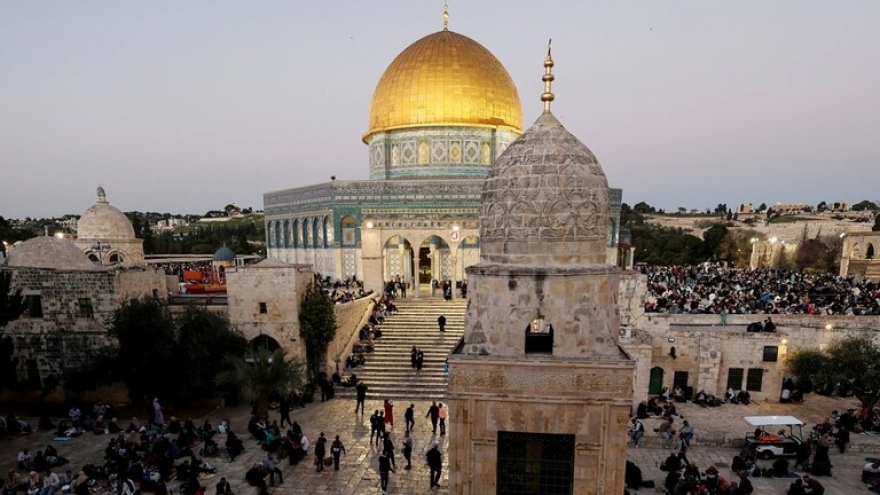 Xung đột bạo lực tại Nhà thờ Hồi giáo Al-Aqsa khiến 80 người bị thương